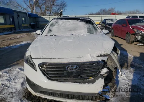 2015 Hyundai Sonata Sport z USA, uszkodzony, nr VIN 5NPE34AB6FH127724